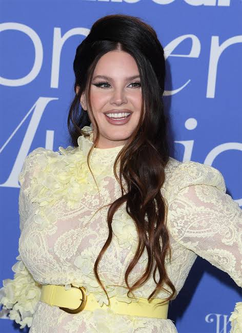 Lana Del Rey:Biography, married,songs,Age, Husband, Height, Net Worth, Nationality, Ethnicity