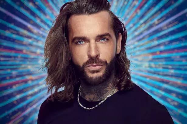 Pete Wicks: Wiki, Biography, Age, Wife, Family,Height, Net Worth, Nationality, Ethnicity