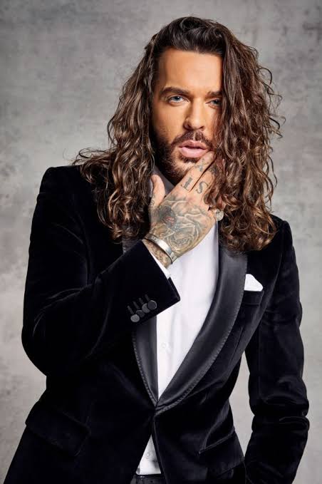 Pete Wicks: Wiki, Biography, Age, Wife, Family,Height, Net Worth, Nationality, Ethnicity